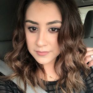 Meet your Posher, Ana